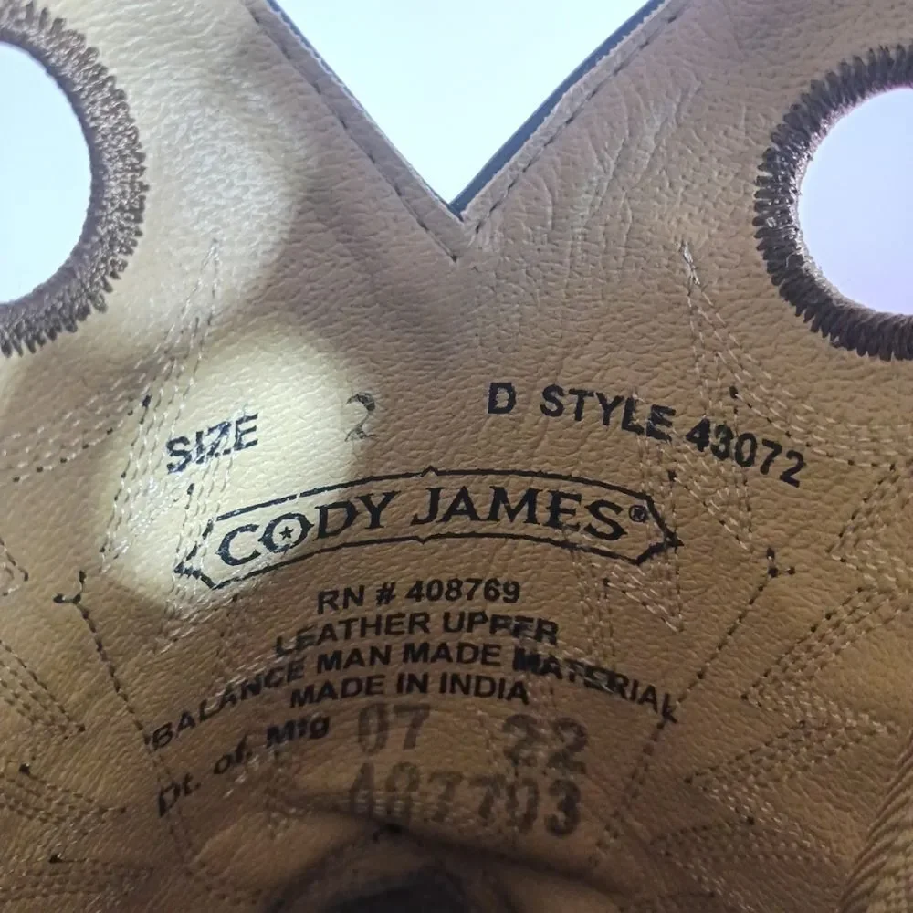 Cody James Brown Square Toe Cowboy Western Boots Youth Size 2 D style 43072C.